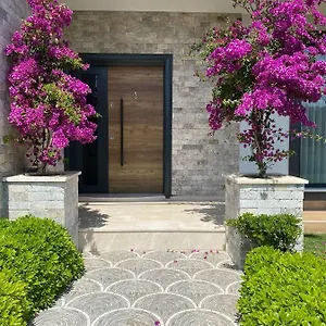  Villa Kalinda Close To Airport Turkey